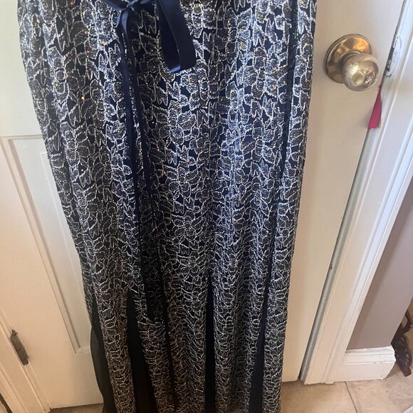 Blue and Gold Lace Stretch V Neck Dress - 3X - Picture 2 of 5